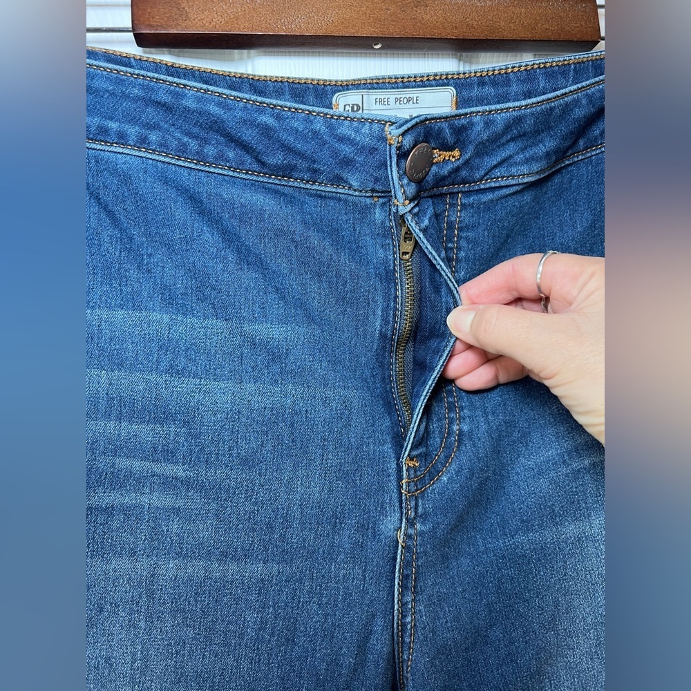 Free People Just Float On Jericho Blue Bell Bottom Flared High Rise Jeans Size29 - Picture 6 of 15
